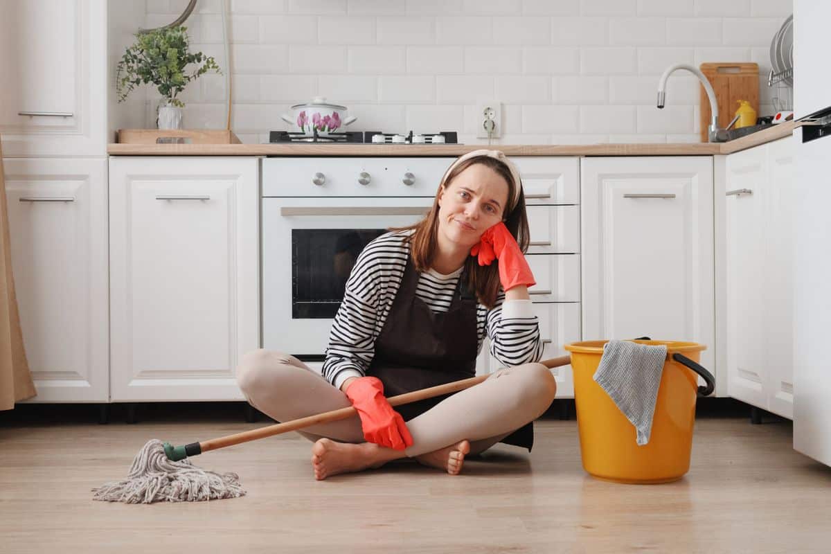 Kbelík vody a dvě čajové lžičky koření – a váš dům bude zářit a vonět svátky bez použití chemikálií.
