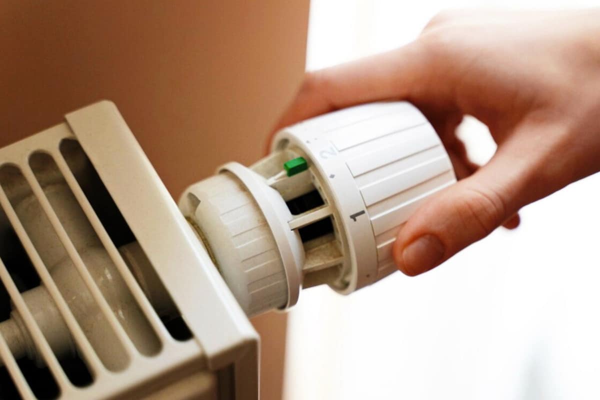 Pravidelné proplachování radiátorů zajišťuje efektivní fungování topného systému a rychlejší zahřátí domu.