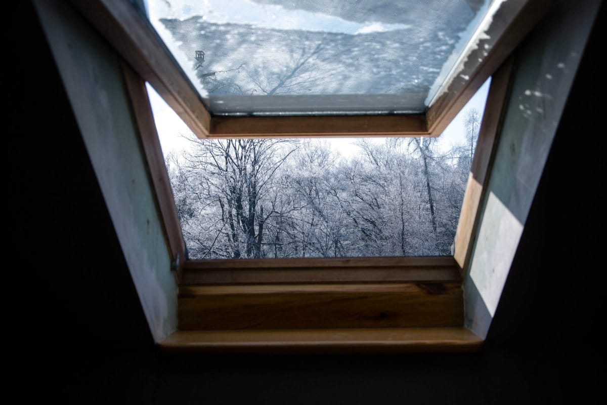 Kdy je vhodné větrat dům v zimě? Chyba, kterou dělá mnoho Čechů: právě tak dochází ke ztrátě tepla z domu.