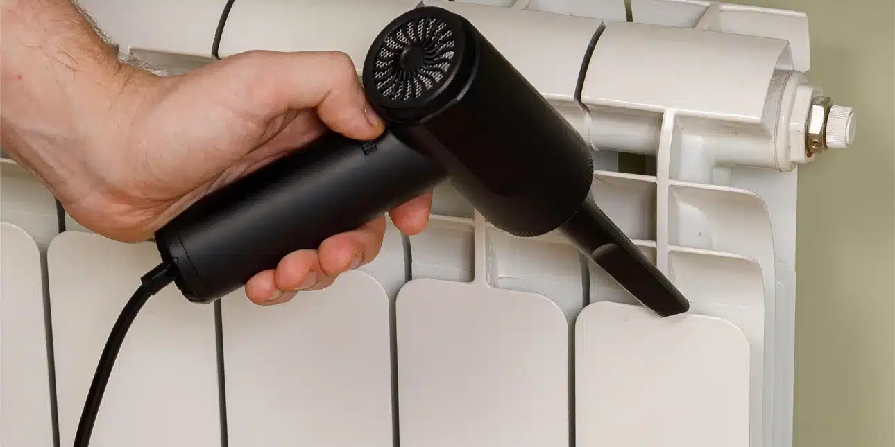 Radiátor: tajný trik s fénem, o kterém málokdo ví.