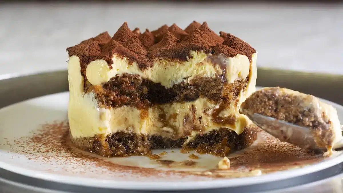 Jak připravit tradiční tiramisu: italský recept na dezert ze 7 ingrediencí.